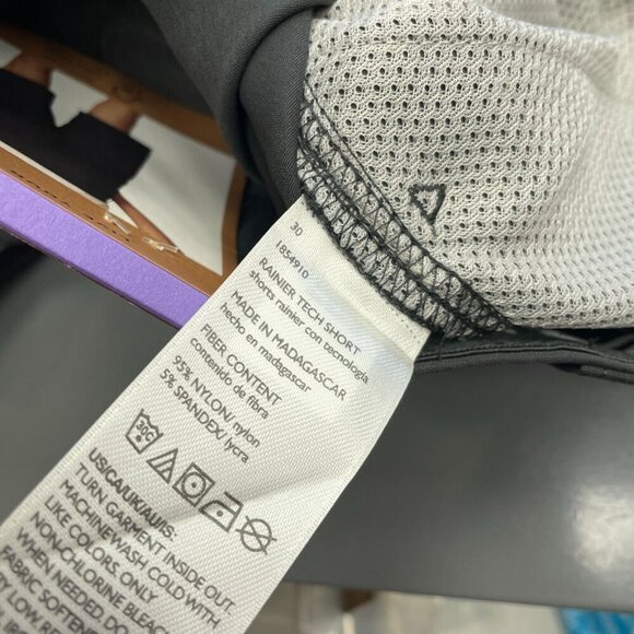 NEW Eddie Bauer Men's Size 30 Rainier 10" Tech Short Black Cargo Outdoor - Picture 6 of 8